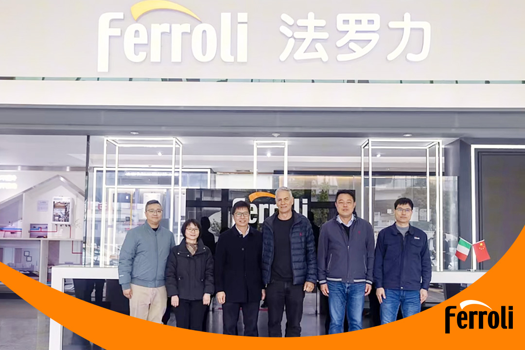 鹤山市市长张华景考察维多利亚老品牌vic广东生产基地